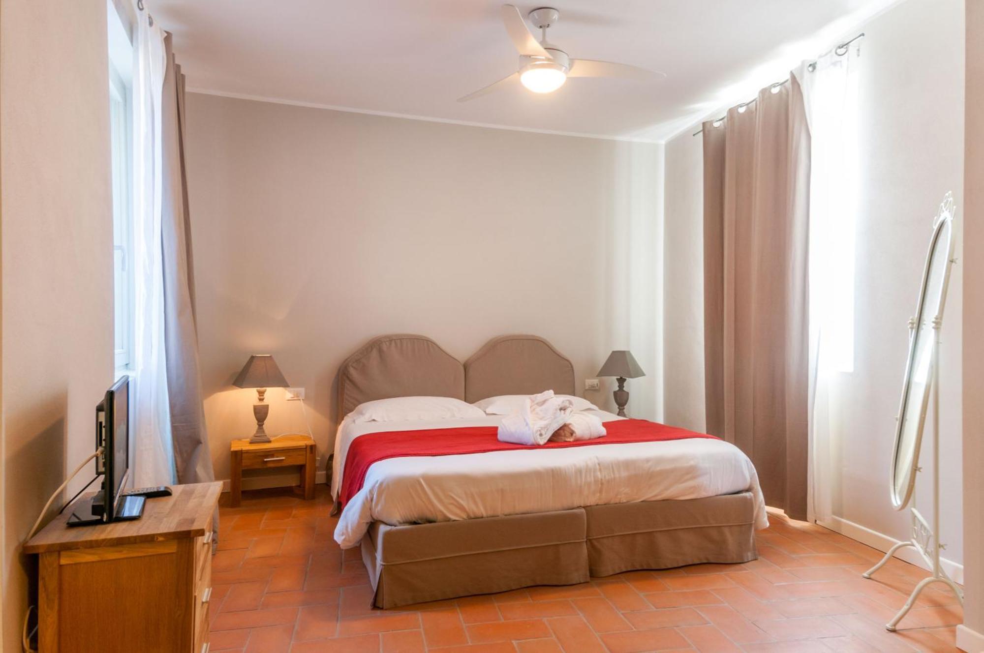 Locanda Pozzetto لافينو-مومبيلو الغرفة الصورة