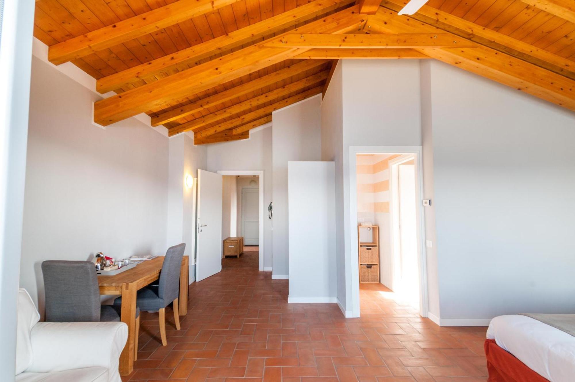 Locanda Pozzetto لافينو-مومبيلو الغرفة الصورة