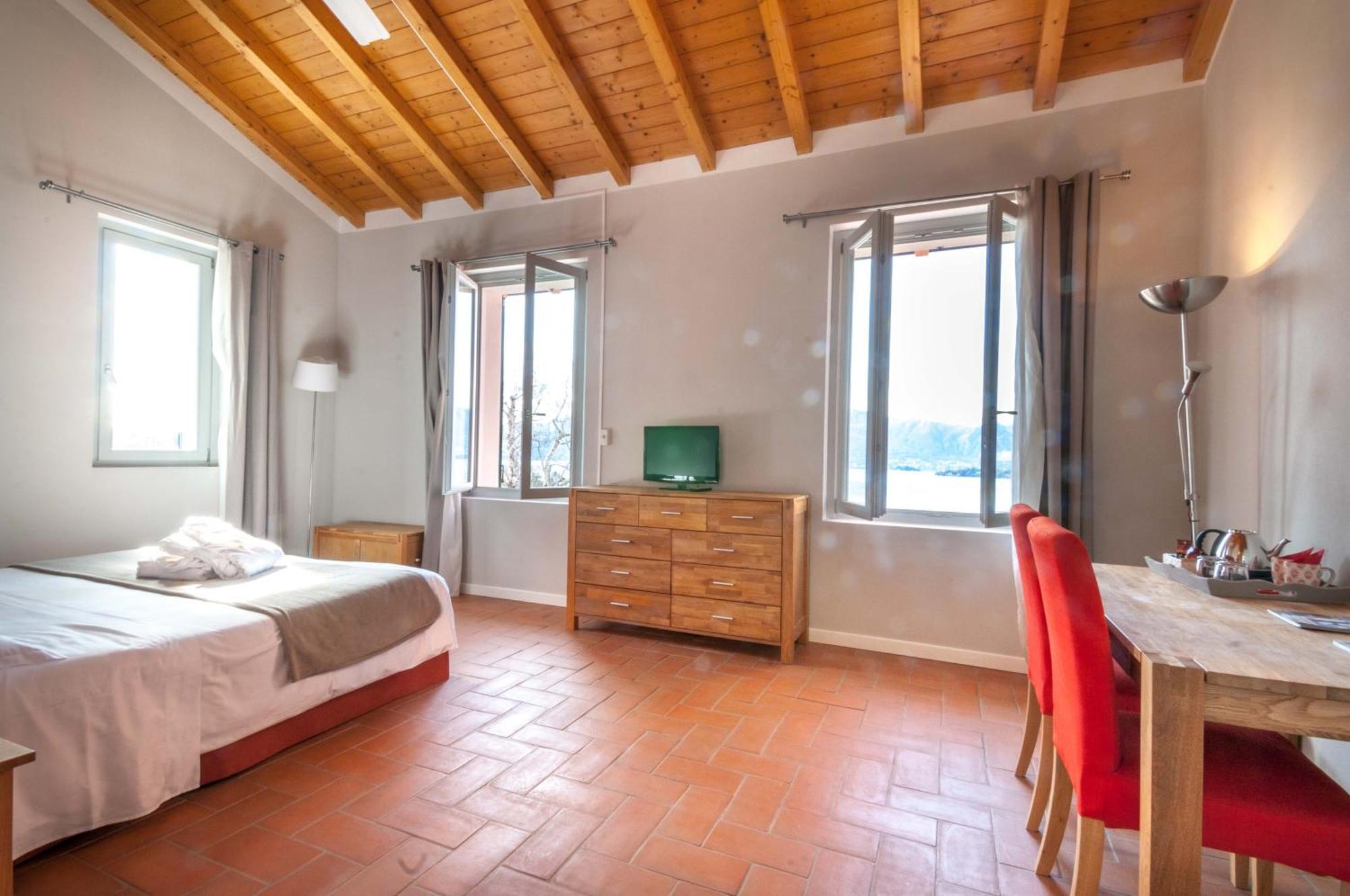 Locanda Pozzetto لافينو-مومبيلو الغرفة الصورة