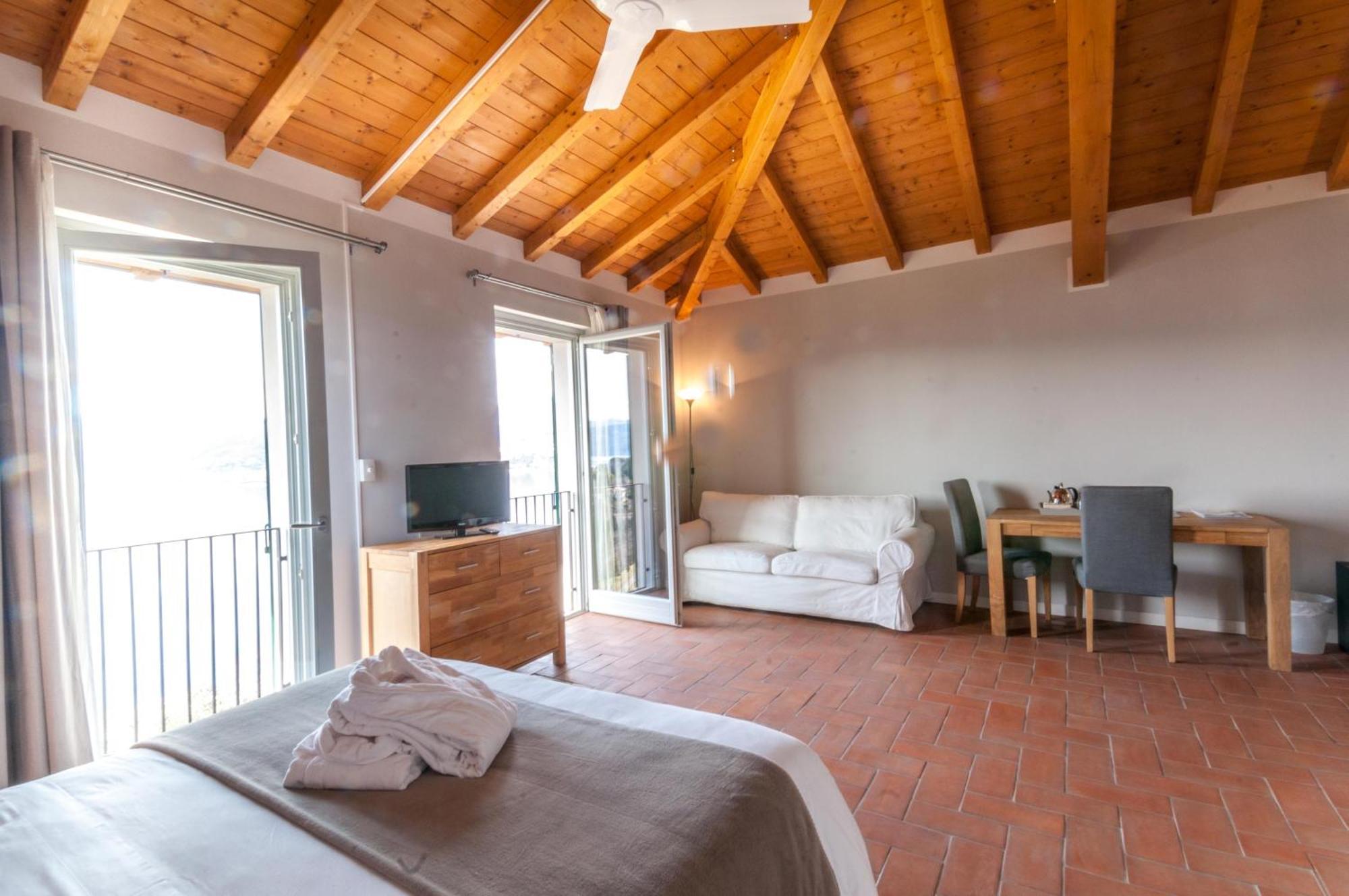 Locanda Pozzetto لافينو-مومبيلو الغرفة الصورة