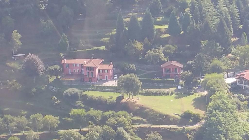 Locanda Pozzetto لافينو-مومبيلو المظهر الخارجي الصورة