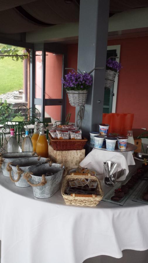 Locanda Pozzetto لافينو-مومبيلو المظهر الخارجي الصورة